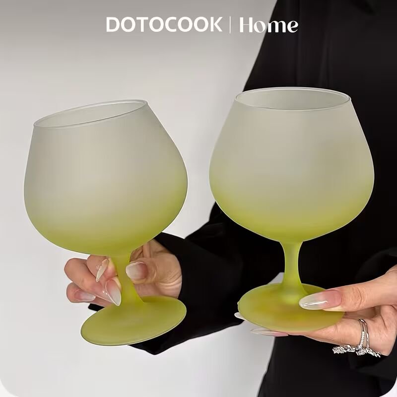 Bakasur Glasses- Aesthetic Glassware Collection - Gradient Frosted Wine Glasses & Textured Pineapple Cups -  Premium Barware for Juice, Cocktails & Home Decor