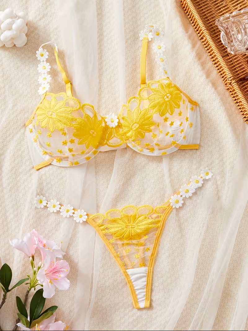 2pcs Women'S Sexy Lingerie Set -Medium Support, No Padding, Perfect for Adult,Seductive Clothing | Floral Lace Design (Yellow)
