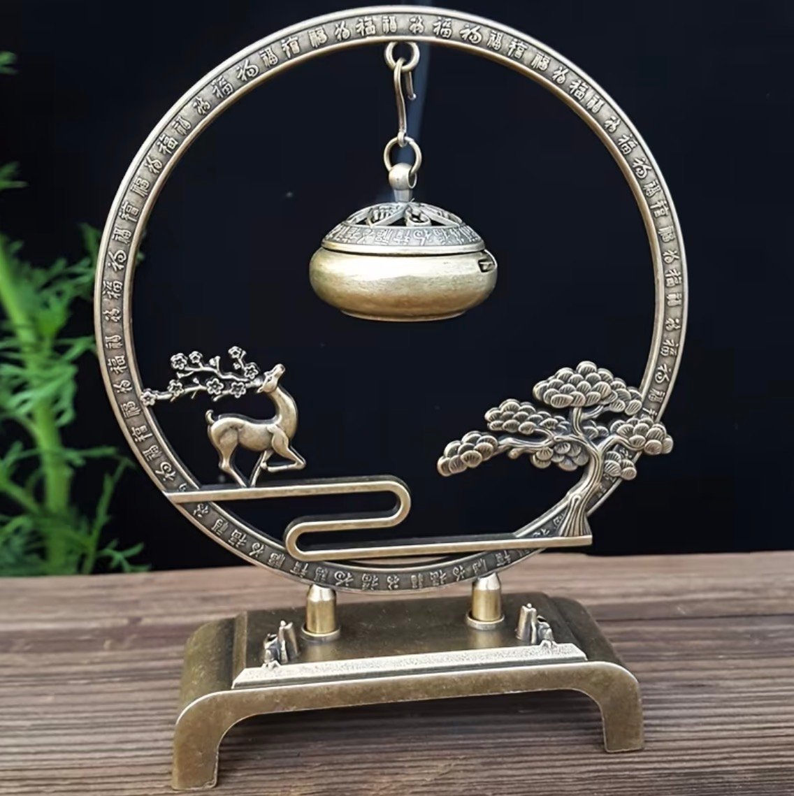 Elegant Metal Incense Burner Circle, Decorative Holder for Sticks & Cones, Ash Catcher for Home Fragrance, Bakhoor, Meditation & Aromatherapy